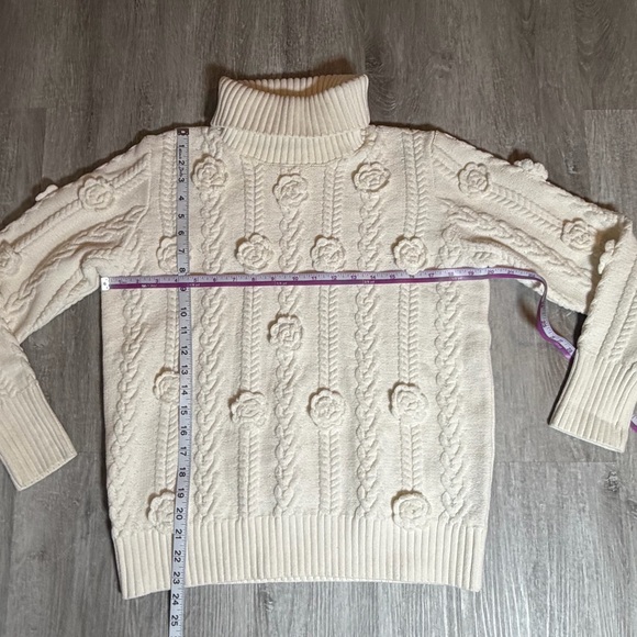 Boston Proper Chenille Rosette Cable Turtleneck Sweater Size Small - Picture 8 of 9